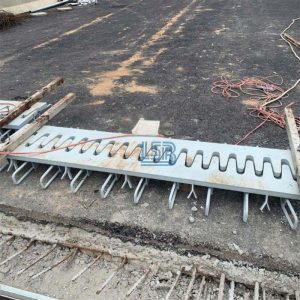 Khe co giãn răng lược ngăn nước giảm tiếng ồn