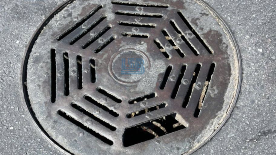 Nắp hố ga gang bị gãy do không đạt tải trọng