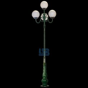 Trụ đèn gang nghệ thuật lắp đặt ngoài trời