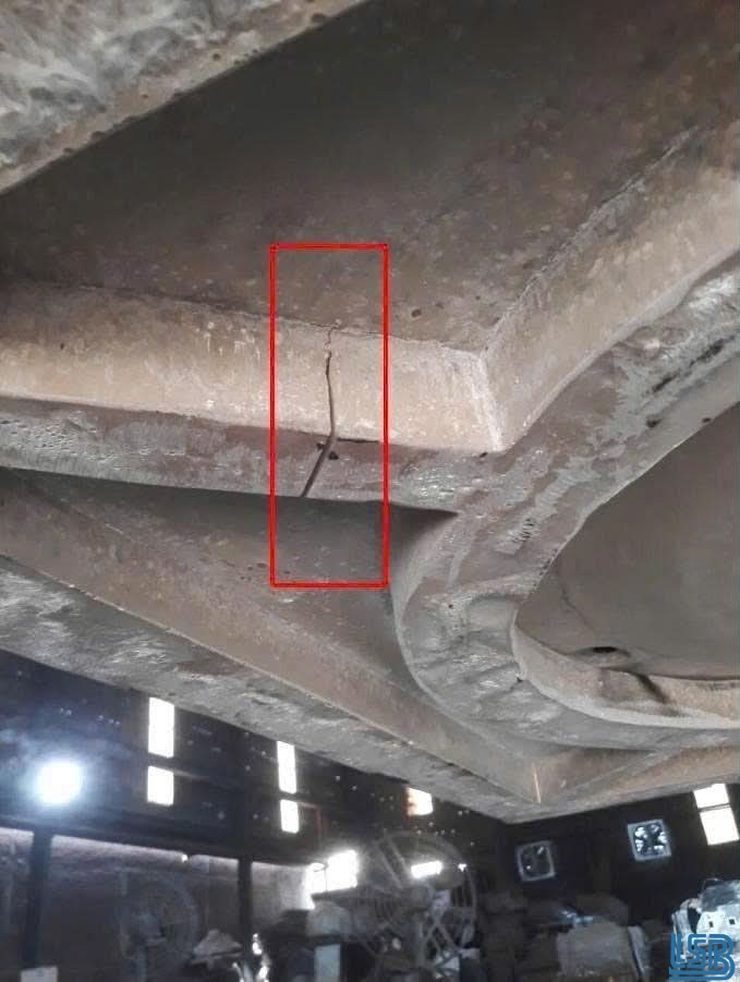 composite gan gia cuong bi nut