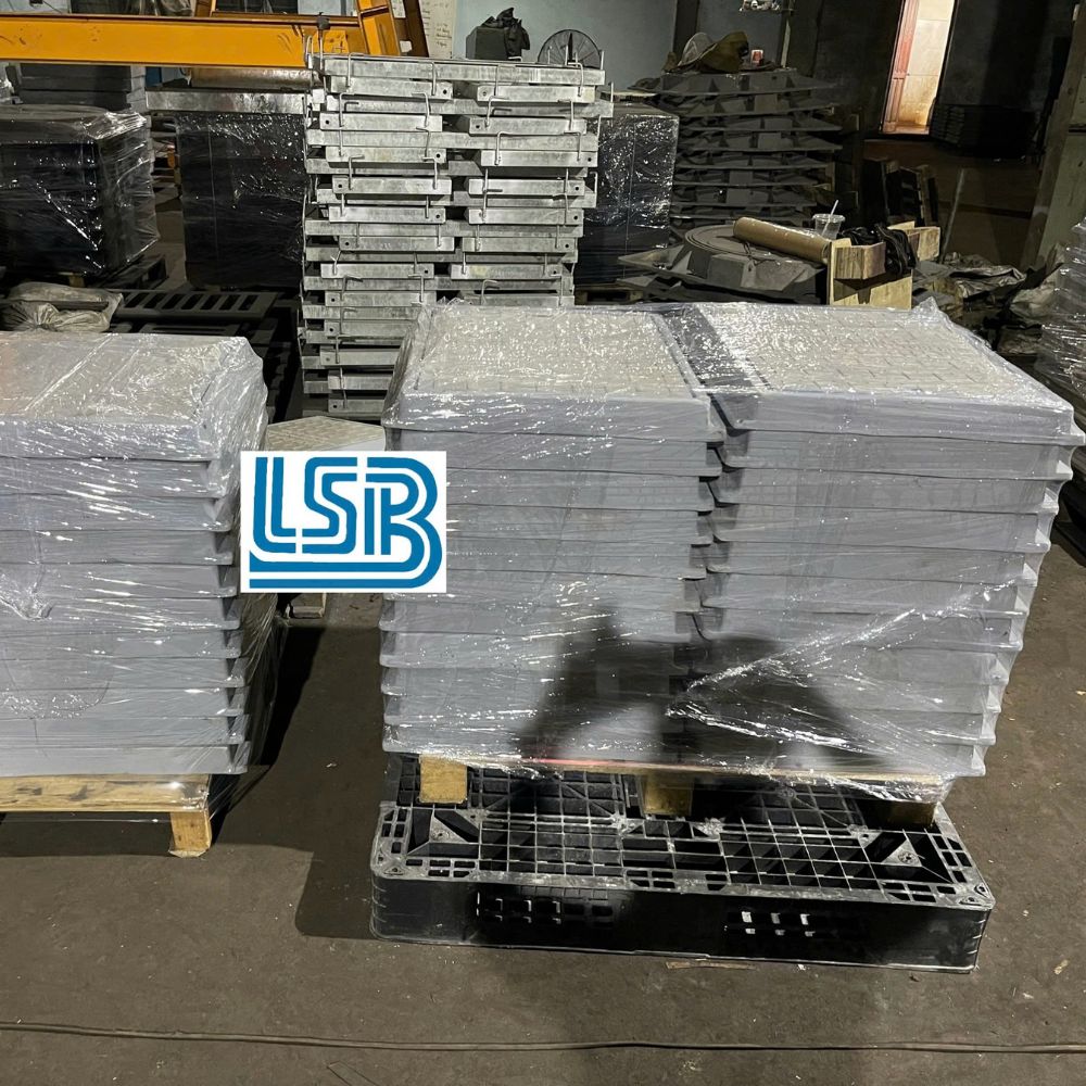 Nắp composite nhẹ, dễ dàng đóng gói và vận chuyển
