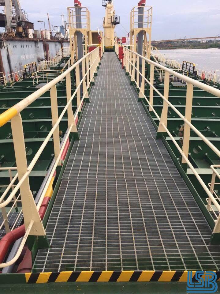 Tấm sàn grating mạ kẽm luôn bền đẹp sau nhiều năm sử dụng